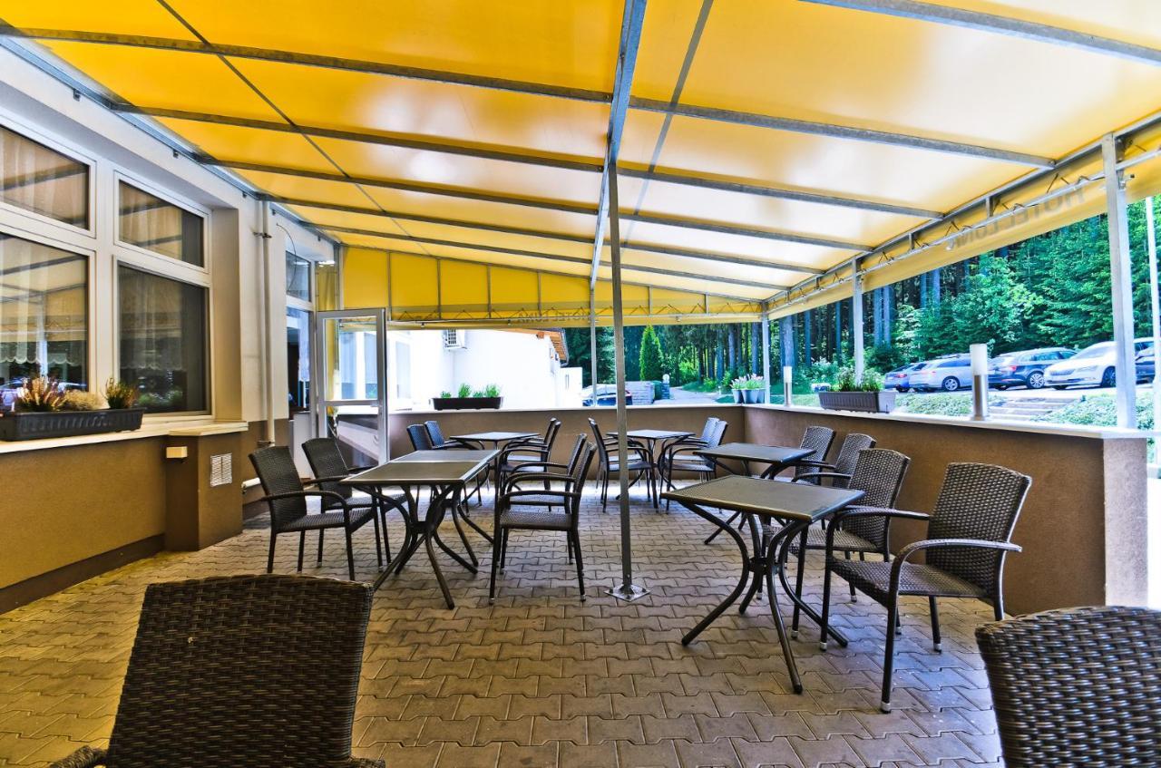 Hotel Resort Luna Ledec nad Sazavou Luaran gambar